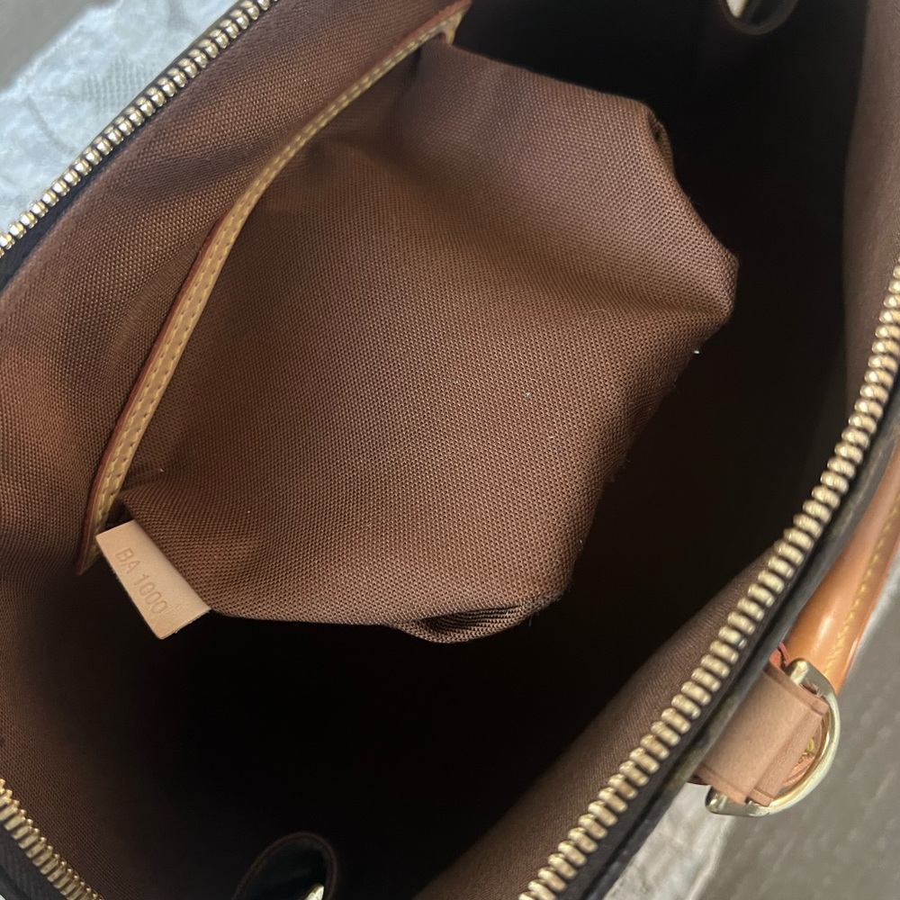 Authentic Louis Vuitton Alma PM - Picture 7 of 11